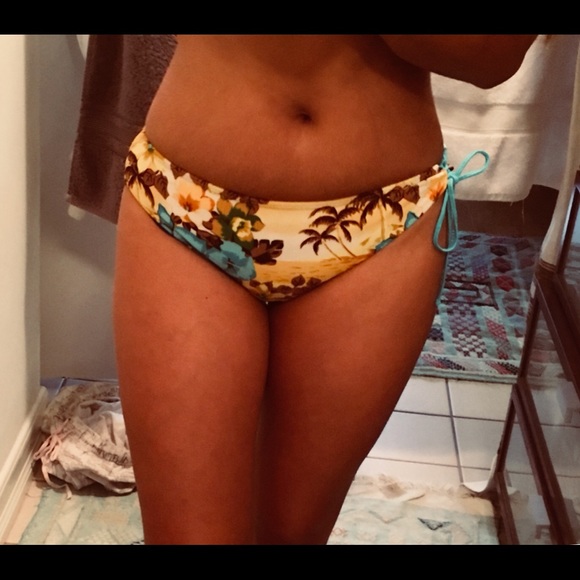 Bathing suit bottom - Picture 5 of 5